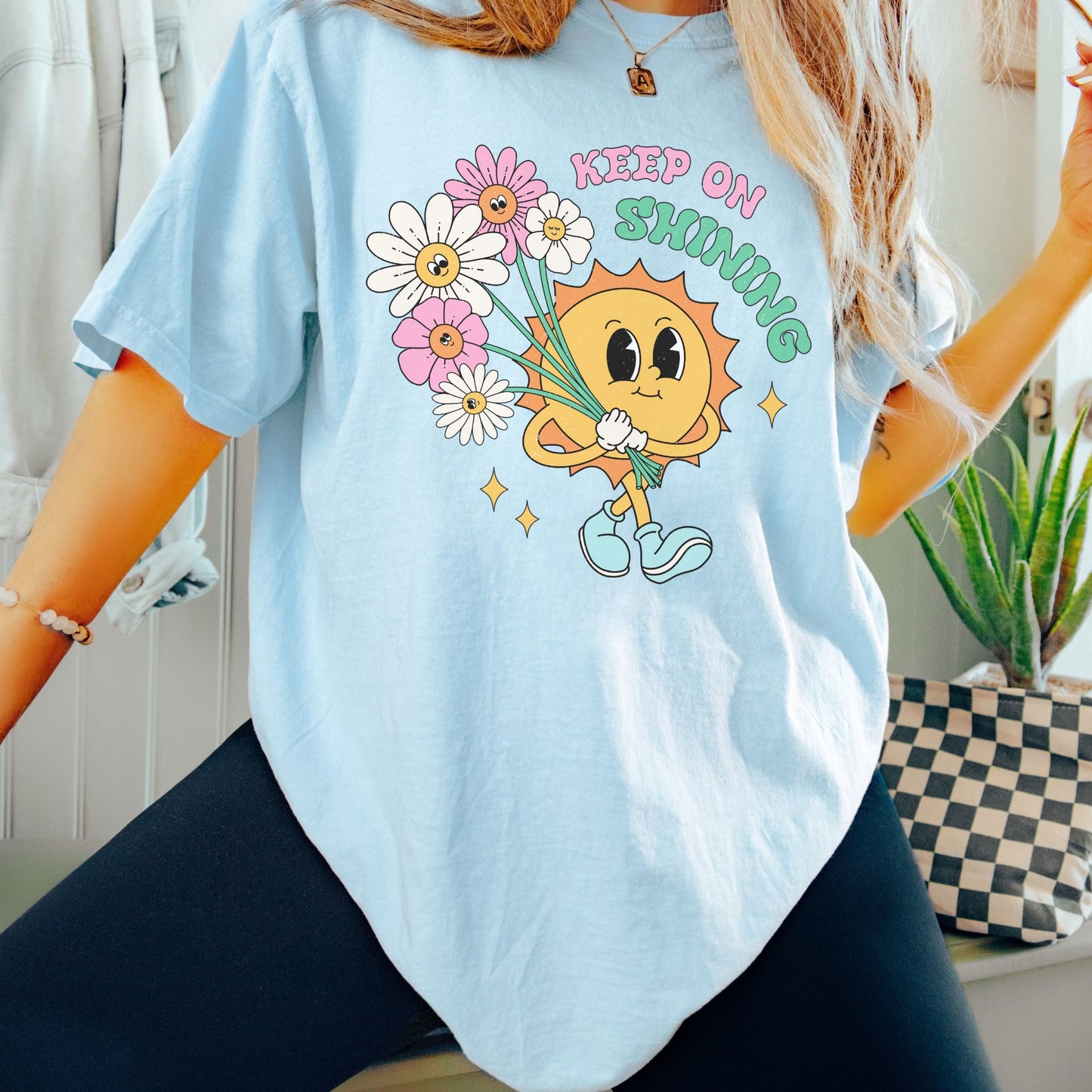 KEEP ON SHINING T-SHIRT