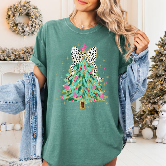 COQUETTE CHRISTMAS TREE T-SHIRT